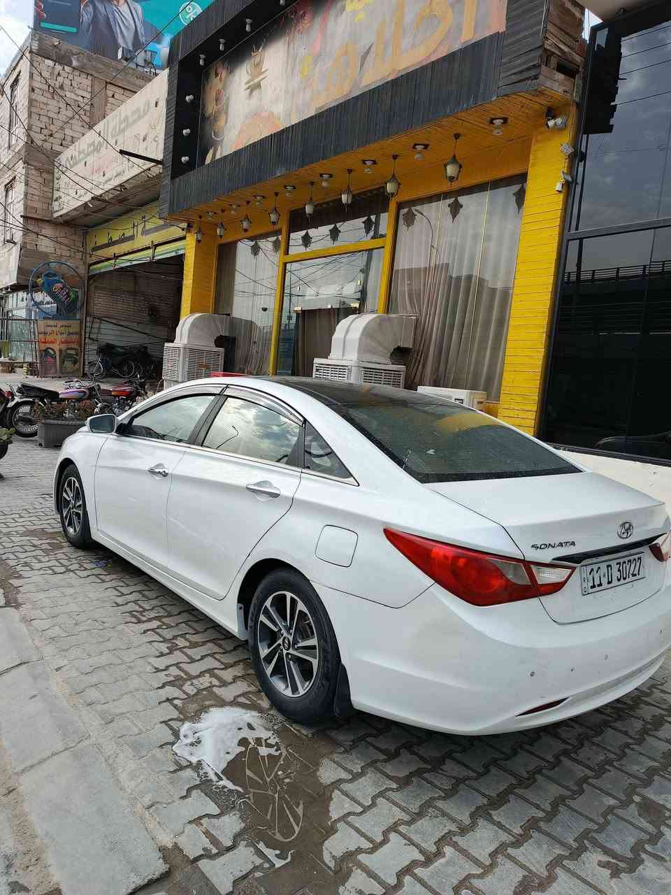 للبيع سوناته 2011 فول  مواصفات. سياره رقم بغداد انكليزي مداور ثاني يوم كفاله من ضربه   والصبغ والخياس  سياره جاهزة  مكينه 2400.  مال جناي سياره  جديده و جاهزه مجهزه كهربائيات كلها شغاله مكان نجف حي الوفاء  ***********. سعر 130 و بيها مجال
