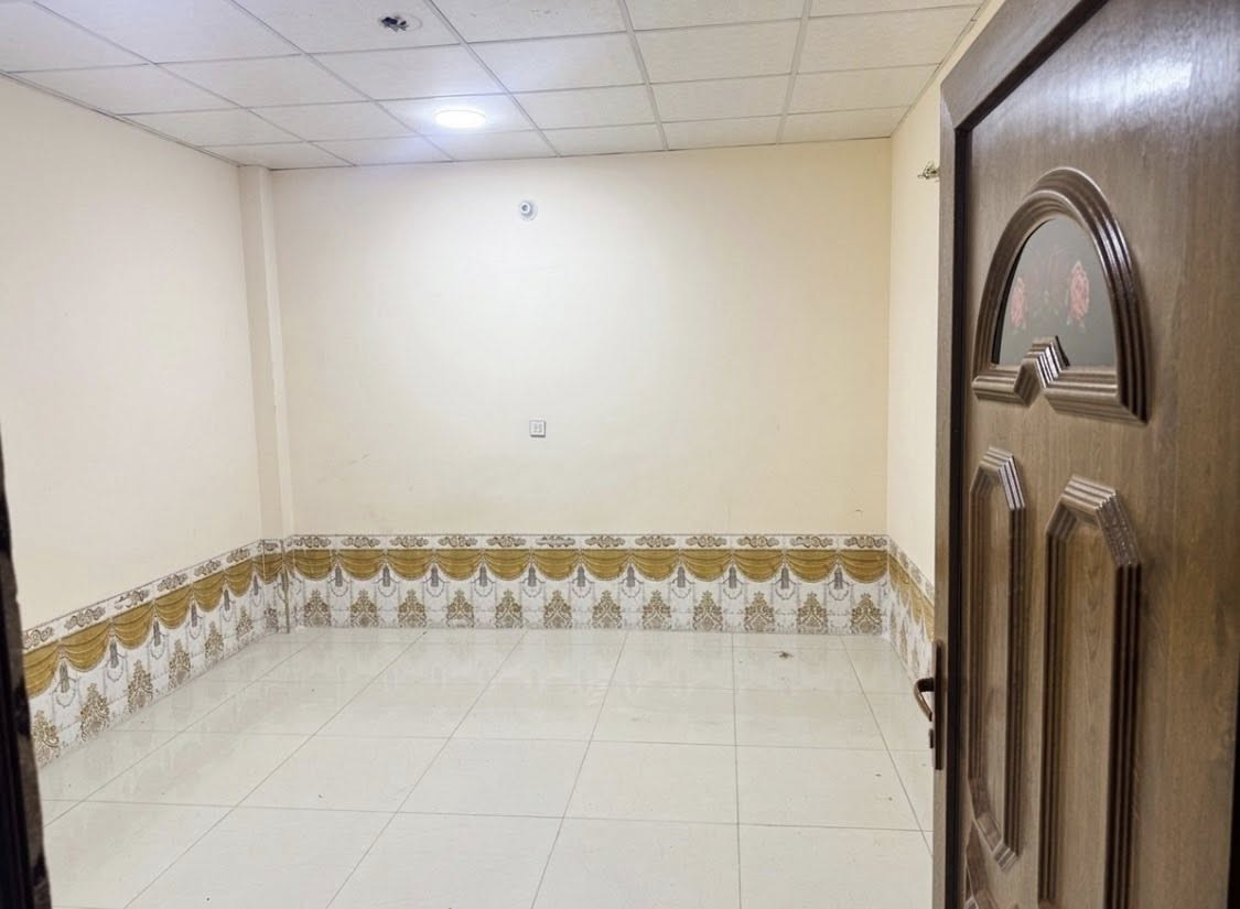 الإيجار: 350 ألف
الموقع: شقة طابق أول - التأميم، القادسية الثانية (قرب صيدلية الورقاء)
التفاصيل: غرفتين، صالة، مطبخ، صحيات، نظام مصعد كهربائي (الشقة نظيفة وتكدر تشوفها بأي وقت)
للتواصل (واتساب أو اتصال): ***********
