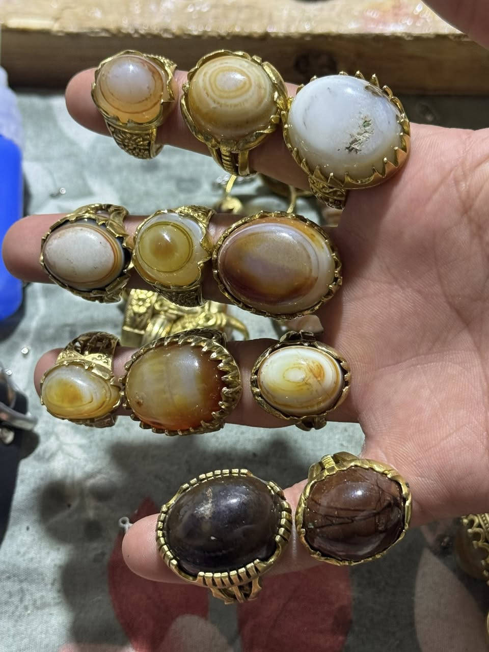 يالله سلام عليكم وين الي على باب الله توفرت محابس نحاس سبع معادن بيع جمله فقد احجار كلي جزع اندنوسي احجار حلوه ونضيفه رقم الهاتف *********** أو مراسله صفحه واني خادم للطيبين
