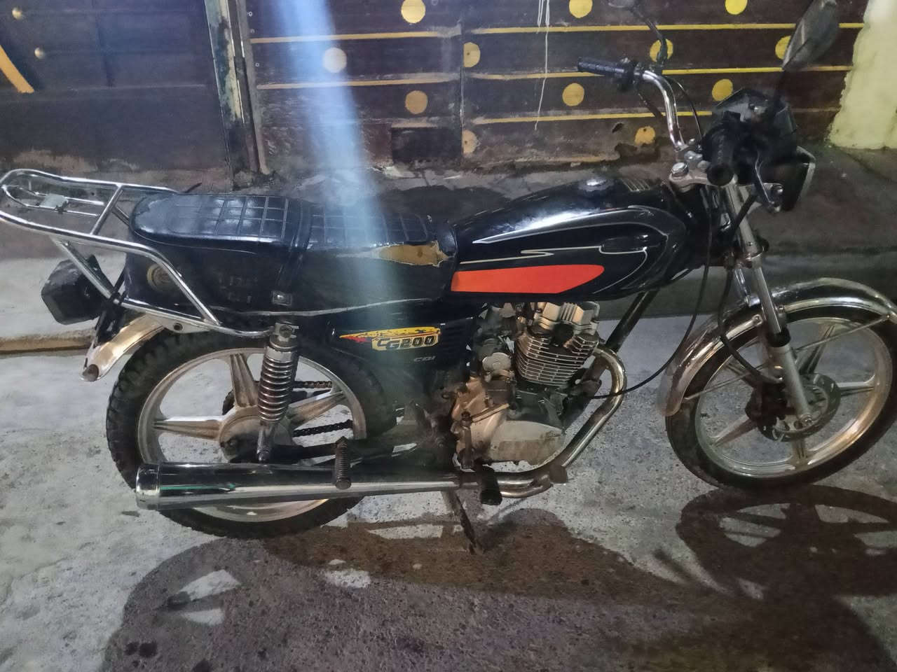 سلام عليكم دراجة للبيع 5كير كلهة شغالة سلف كهربايات لانضوح لا تبخير محرك مكفول شلعة ومعدل ودبلات كلة شغال دراجة صور ضالمتهة تجي شوف بعينك مكاني غزاليه متواجد واتساب سعر 350


**إذا كنت صاحب هذا الإعلان وتريد حذفه لأي سبب، رجاءا أرسل رسالة إلى الدعم الفني**