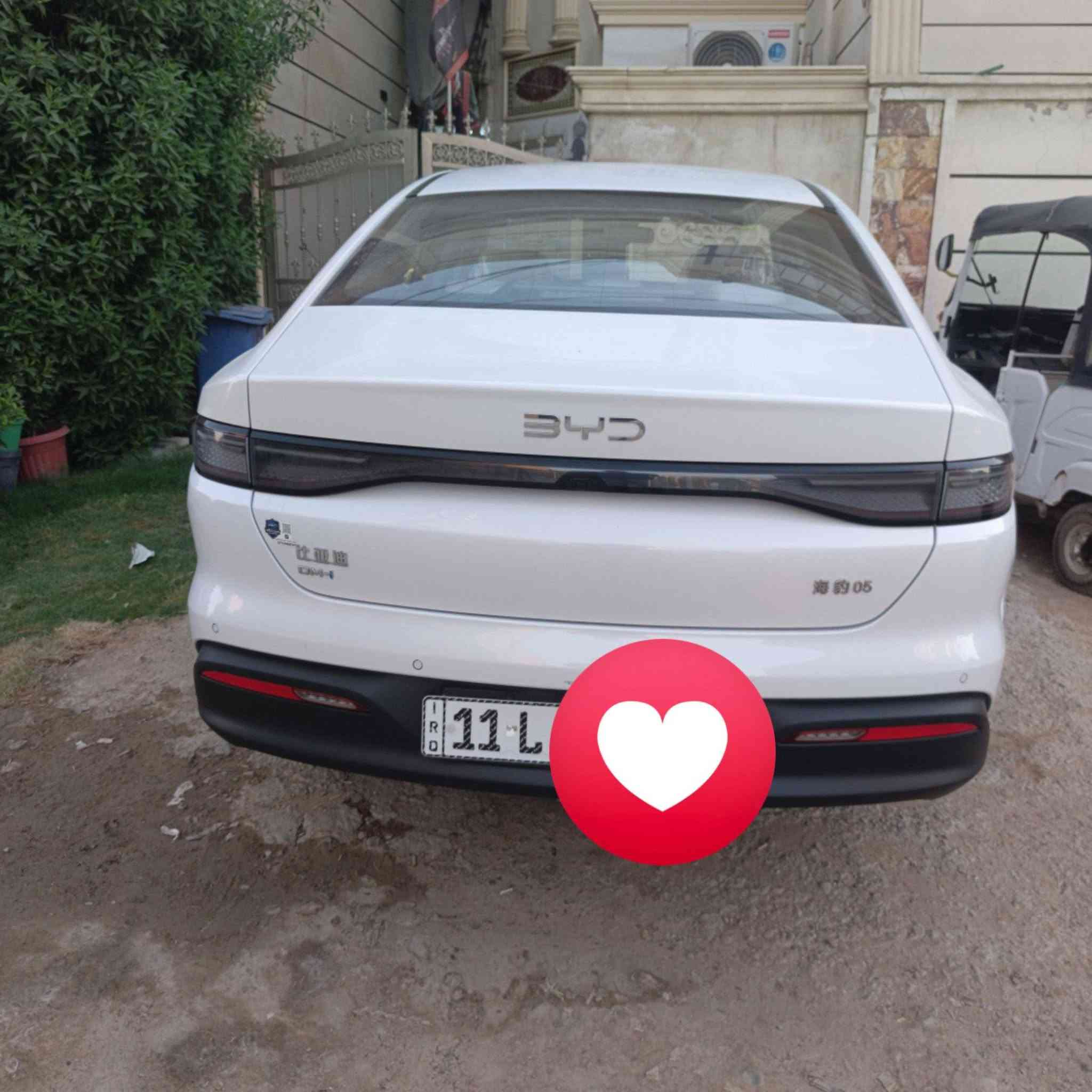 (BYD Seal 05 DM-i) 2025
📍 مرقمة بغداد
📍 ماشية 4,000 كم فقط

💰 السعر: 17.750,000 دينار عراقي بيهه مجال بسيط حك جيتك

✨ المواصفات:

✅ تحكمات ستيرن
✅ عدادات ديجيتال
✅ شاشة متعددة الوسائط تدعم Apple CarPlay & Android Auto
✅ كير ماوس
✅ دخول وتشغيل ذكي
✅ كاميرا خلفية
✅ حساسات
✅ هاند بريك إلكتروني
✅ أوتو هولد
✅ إنارة LED أمامية وخلفية
✅ مقاعد جلد فاخرة
✅ صرفية وقود اقتصادية

🔥 سيارة عملية، اقتصادية، ومجهزة بأحدث التقنيات السياره بيهه عطل بملف الكير وحادثهه جاملغ ايمن وماصده وشباك  للاستفسار

📍 بغداد الدوره ابو دشير
***********
#BYD
#Seal
#سيل
#بي_واي_دي
