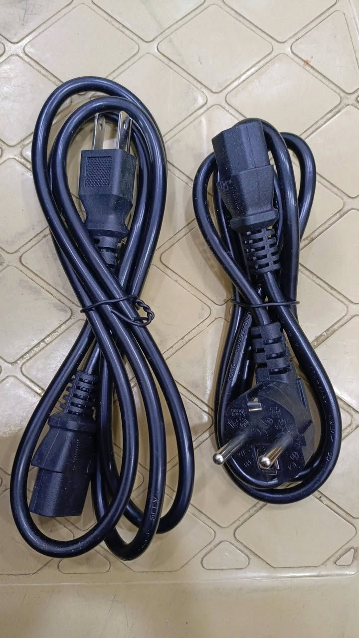 هذا الجهاز هو ميكسر صوت احترافي (Professional Audio Mixer) من سلسلة EVA التي تنتجها شركة Debra Audio. يتميز هذا الموديل تحديداً بكونه يمتلك 6 قنوات (Channels) لخلط الصوت، وهو مصمم للاستخدام في الاستوديوهات المنزلية، الحفلات، أو لإدارة الصوت في المساجد والفعاليات.
الحجز اتفضل خاص وتدلل


**إذا كنت صاحب هذا الإعلان وتريد حذفه لأي سبب، رجاءا أرسل رسالة إلى الدعم الفني**