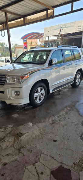 السلام عليكم شباب لاند كروز موديل 15 سياره بريم فول 2 بصمه  سياره برغي ما مفتوح بيها عل وضع الشركه شرط نضيفه  رقم دوالي بغداد تحويل ثاني يوم سعر 430
سياره مال بيت ***********
مكاني ديوانيه
