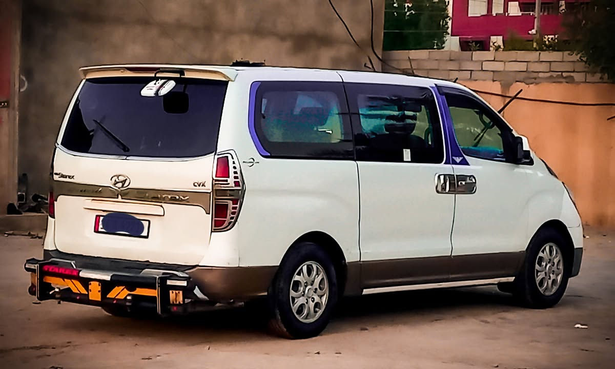 اللهم صل على محمد وآل محمد
سلام عليكم

 ستاركس موديل 2010 محور مسكر سبعة اوتو
 سيارة جاهزه للأخير《 حدادية ؛ طخم تاير؛ باتري جديد؛ دوشمة جديدة طخم دسكات جديد.....》
 رقم دولي بأسمي
قواعد الدبل خير من الله 
 سنوية لنهاية ال 28 رقم بصرة مشروع وطني.
 مصفرة هيئة وغرامات ما داخله كراج.
سونار موجود بالصور
 وهزة تنتهي لحد 27\8\2026
للأستفسار *********** \***********
العنوان / البصرة - قضاء المدينة
