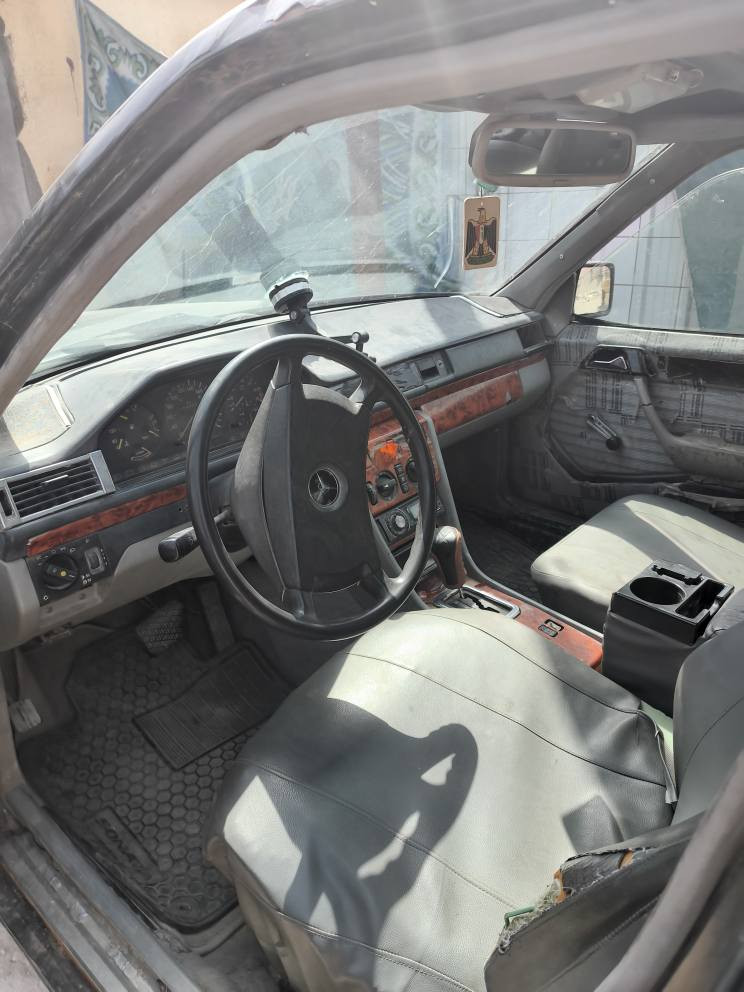 السلام عليكم مرسيدس محور 2.5 مكينه وكير كارتون
 تخم تاير سياره رادله ترتيب فقط مكاني بصره ٥ميل ***********غير متواجد فيس ٢٧ بيه مجال البصرة, العراق
