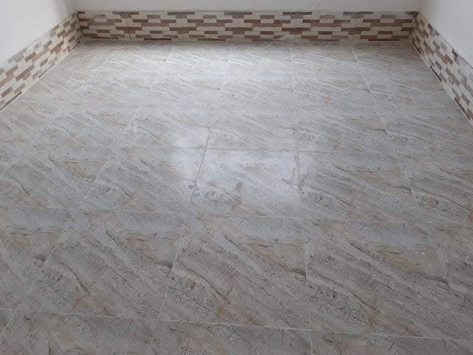 عمي السلام عليكم
احنة ناس علة باب الله ونشتغل بقناعة
هم احنة مشتغلين وهم فايدين ناس ماعدها
انتة تجي تعلق تغلط واحد يكول عامل وسطر
هذاك يكول زربتَ بالشغل مايصير عمي احنة
رزقنة علة الله وعلة هذا الكروب وعدنا عوائل
وايجارات اذا نكعد ونظرب بالعالي مانشتغل  شغلنة
نضيف لامسطرين ولاماردين بيت احد ف رجاءا لحد
يكطع رزق الناس كلمن ويشتغل السعر الي يناسبة

عملنة ارضيات شغل نضيف نشتغل المتر ب5
جص وبورك ايظا نساهل بورسيلن الواح جداري
ايظا نساهل للماعدة
*********** واتساب

