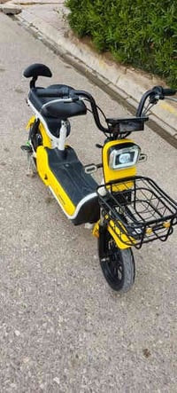 دراجة شحن  بطاريات نظيفة شرط الشغل بلوتوث نضافة 90% السعر 190 الف مكلف...