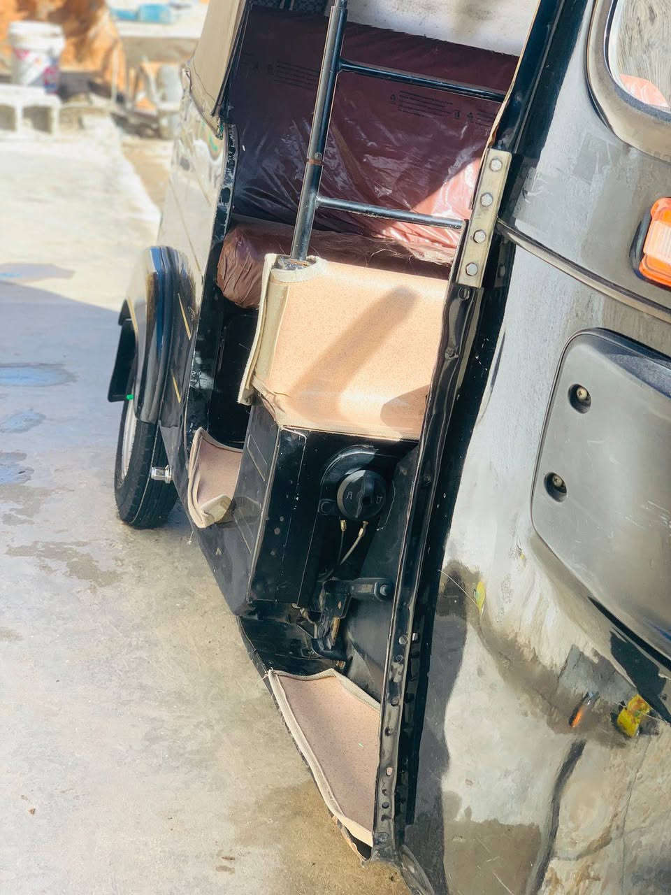 تكتك مديل 20 رقم نكليزي نضيفه كبل لشارع ماتصرف عليه ربع بسمي تحويل ثاني يوم سعر 6 وثمنميه مكاني الشعله ***********
