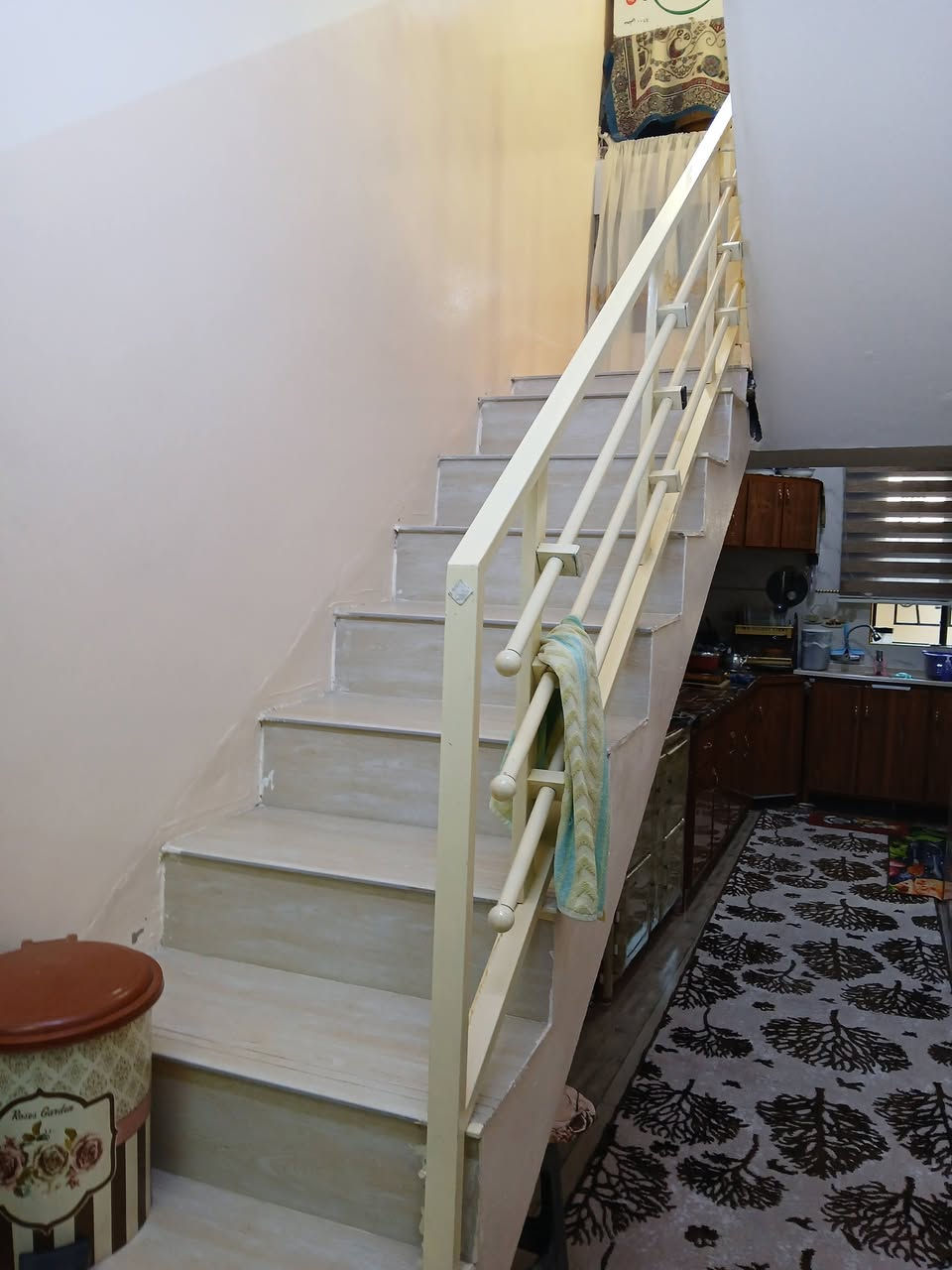 بيت للبيع  100مترحي السماح الثانيه قريب صيدليه الشغف قريب شارع 30 سند طابو خدمات كامله سعر 70قابل للتفاوض
رقم ***********📞☎️
رقم***********📞☎️
