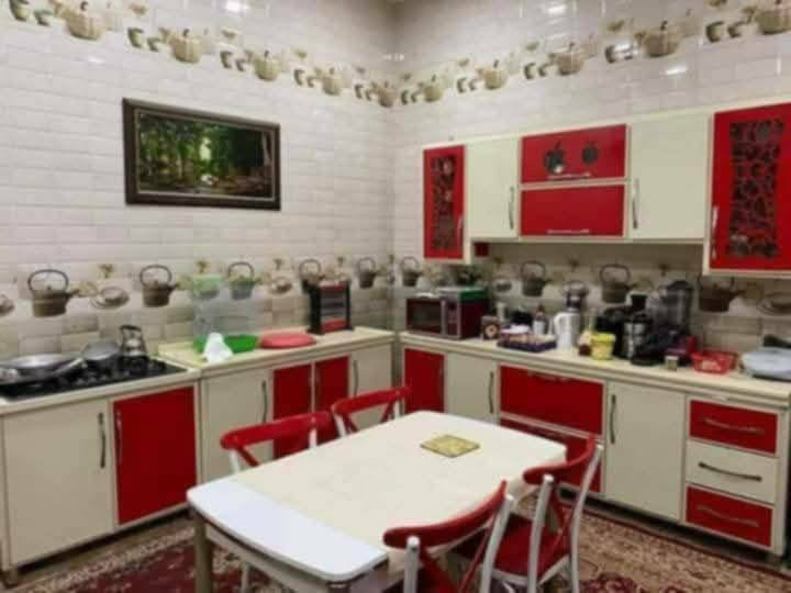 دار للبيع طابو زراعي سند الموقع شارع 80 ركن خير محطة الاضواء المساحة 400 متر مربع 9 غرفه نوم هول صالة مطبخ ومجمع صحيات عدد 3 للاستفسار مكتب النبل للعقار والبناء والهندسه
*********** واتساب 
***********
