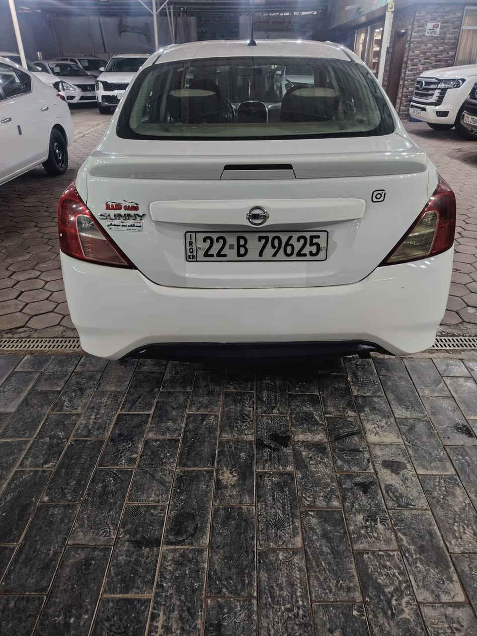 السلام عليكم ورحمة الله وبركاته بسم الله الرحمن الرحيم نيسان صني للبيع موديل 22رقم اربيل جديدتحويل أو وكاله حاضر  بيها 3قطع صبغ شاشه وكامره ماشيه 176الف كيلو متر
مكاني نجف *********** سعر 100ورقه وبيها مجال
