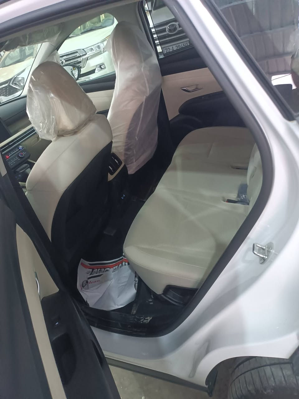 السلام عليكم ورحمة الله وبركاته للبيع توكسان 2025فول مواصفات بأن روما  بصمه ابواب جنطه كهربائية  مفوله مواصفات كفاله عامه ماشيه 9الف مكان واسط صويره الانتصال ***********
