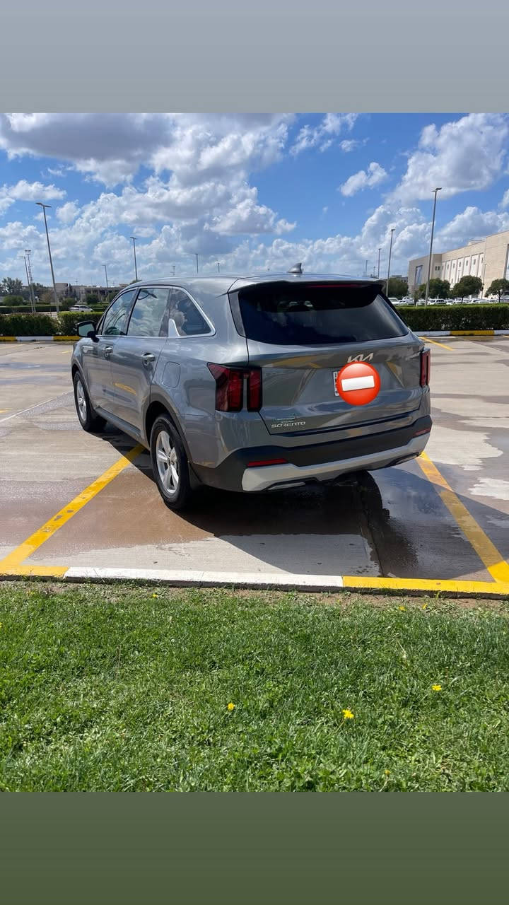 سورنتو 2️⃣0️⃣2️⃣5️⃣
وارد امريكي 
حدثها بابين جهة السكن تبديل + صبغ 
ماشية 5000 مايل اخت الزيرو 
بجم كبس 
مواصفات السيارة /
بصمة ابواب وبصمة تشغيل وتشغيل عن بعد 
تحديد مسار
نقطة عمياء 
قيادة ذاتية 
رادار امامي + خلفي 
7 راكب 
انارة ترحيب باليدات عند اقتراب البصمة 
رقم اربيل الجديد 
تحويل او وكالة بشرط 
السعر / 265$ وبيها مجال 
مكان السيارة / اربيل 
***********
*********** واتساب
