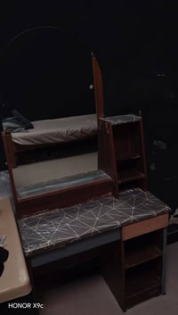 كنتور أربعة باب صاج عراقي مستعمل سعره 150 مع ميز تواليت هديه  رقم واتس...