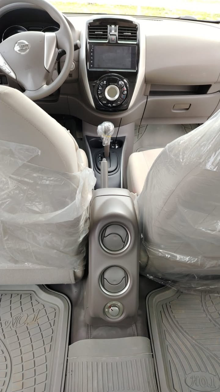 صني مصري 2024 فول كلين. كفالة عامة مواصفات.  استراد خاص.
مواصفات/ بصمة. شاشة كاميرة.  تبريد مركزي.   دبل بصمة.  تحكم ستيرن.  ويل كروم.  يداد نيكل.  4 جام كهرباء.     مراية شفت.      تبريد. لمس  حاسة. كيج سيارة زينون.    فول مواصفات. 

44الف كيلو ماشي.    گير محرك بشرت.  سيارة. بدون مصرف.   گاعي. خدمات سيرفس.  كل.  مجود.      سيارة من شريكة ايد واحيد.  

بيها شوية بارد. بصيط من باب خلفي جاملخ خلفي.    بعد مكفولة من صبغ.  من ضرر بدون اي شي     سنوي جديد لحد 2029.   رقم جديد 

مكان/اربيل.      
رقم/‭0772 943 8696.  
وتصاب مجود.
