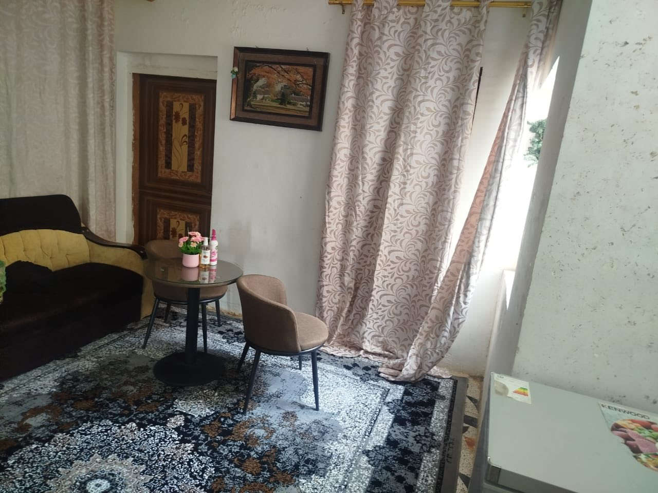 السلام عليكم يعلن مكتب عقارات دبي عن وجواد دار للبيع في حي المرتضى المساحه 200م طابقين يتكون طابق الاول من غرفتين نوم وصاله واستقبال ومطبخ وصحيات داخليه وخارجيه طارمه وحديقه ومنور والطابق الثاني يحتوي أغرف نوم وصاله وصحيات السعر 110 مليون الاستفسار مرجعه مكتب عقارات دبي في المسيب حي المعلمين مقابل اسواق المسيباوي او الاتصال على الأرقام التالية 
***********
***********
