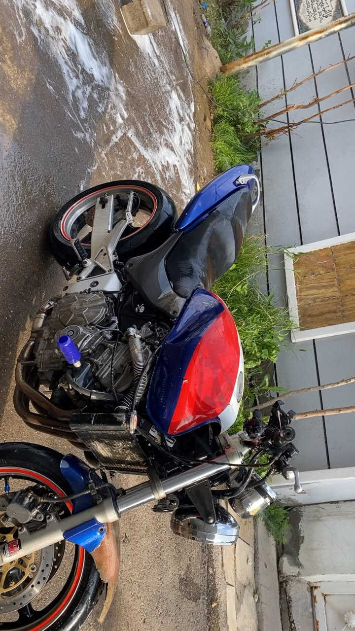 سلام عليكم دراجة هورنت  600 بيها صوت بل مكينا ما مفتوحة ولا مرة  مناسبة مال محتاج حيل  الرقم ***********
