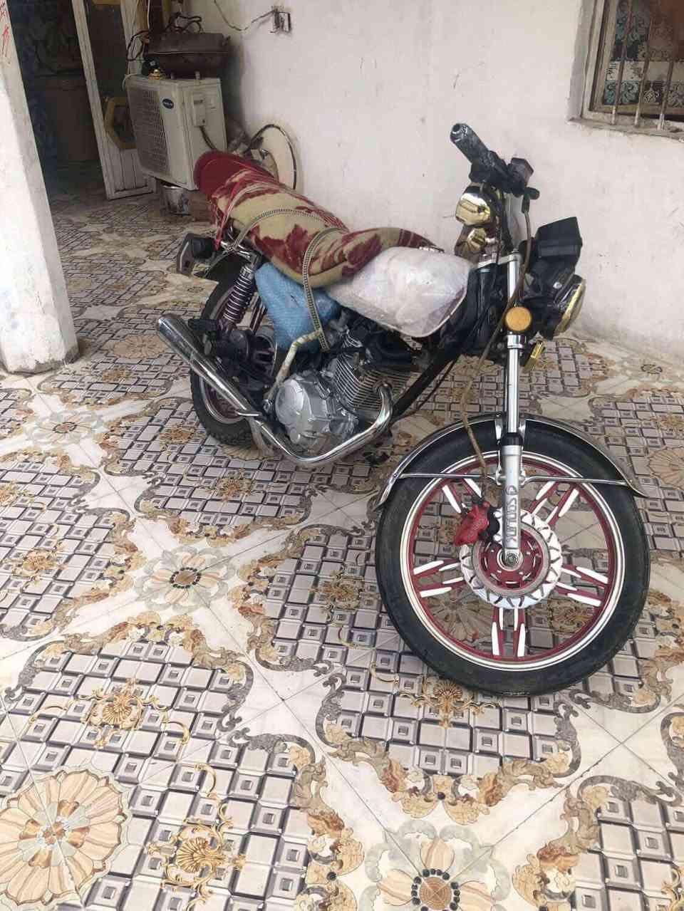 السلام عليكم دراجه للبيع سيفان موديل 23 انطيك شرط محرك ما مفتوح الدراجه شلعه نار🔥كهربائياته شغاله تايرات جدد السعر 425 او مراوس بتايكر حسب القناعه المكان تكريت البوعجيل


**إذا كنت صاحب هذا الإعلان وتريد حذفه لأي سبب، رجاءا أرسل رسالة إلى الدعم الفني**
