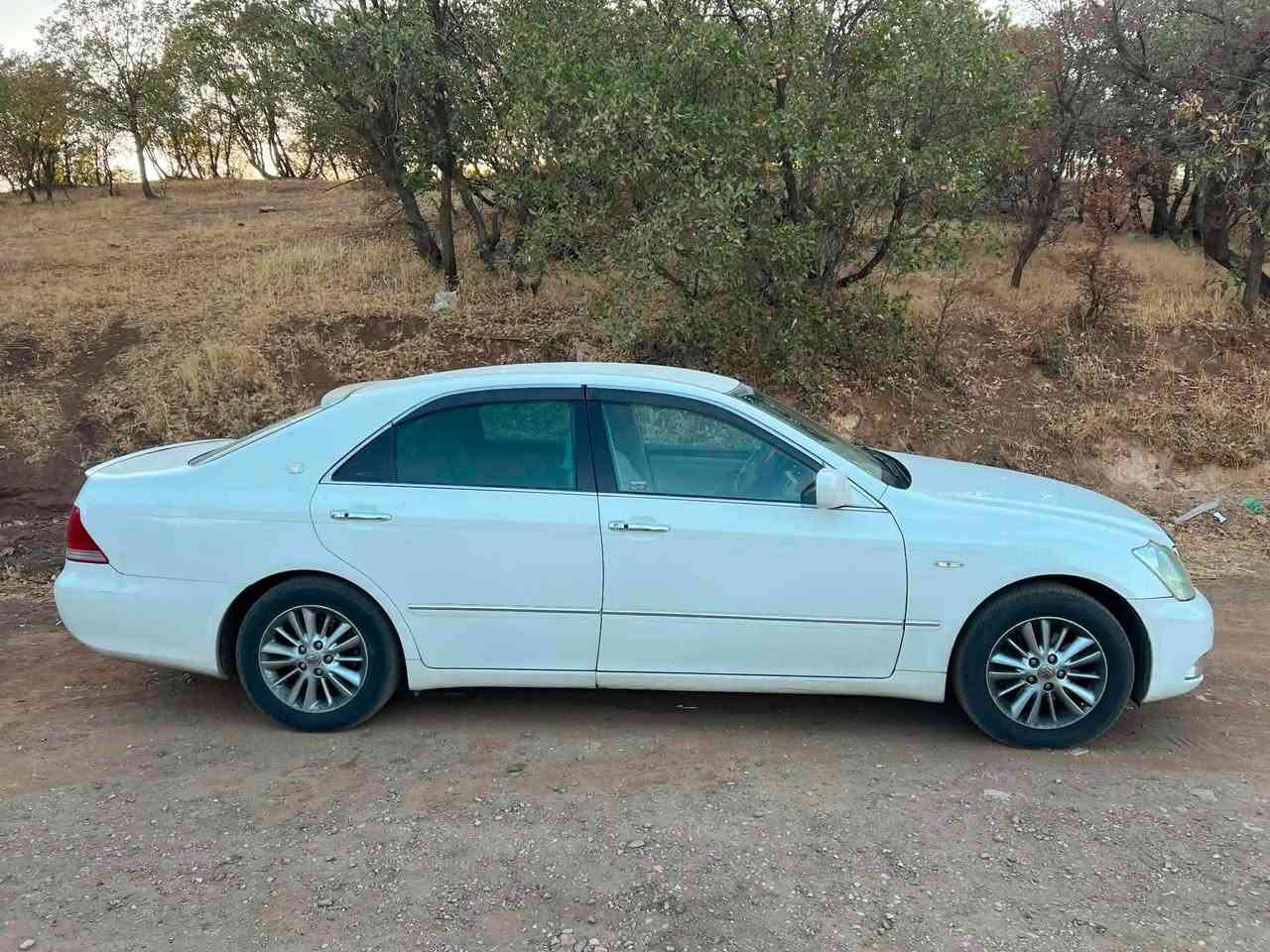 شاهينه ١٨٢ موديل ٢٠٠٥ 
ناوزه رده گه وره به كه وره 
٢ دوكمه يه موس موس
ديناري مه سروفي تيا نيه هه تابلي تازه يه
تازه ٤تايه ي لوكيشمان بوو به ستوه 
شاشه و به س مه ره شه 
ته بريت ساردو كه رم به شه رت
سه ياره كه قرچيشي نيه من به شه رتي ئه وه ئه ي فروشم سه قفي بوياخ نه بيو حيزاميش نه بي 
كودي بوو كراوه سه ياره هي خزميكي خومانه هه موو كياني به شه رت الوكور ناكه ين ته نها فروشتن
سعري قوفلي ٦٢ كه لاي بوو مه عامه له تيلم كه به 
سه ياره كه بي نوقسانيه 
***********  سليماني السليمانية, العراق
