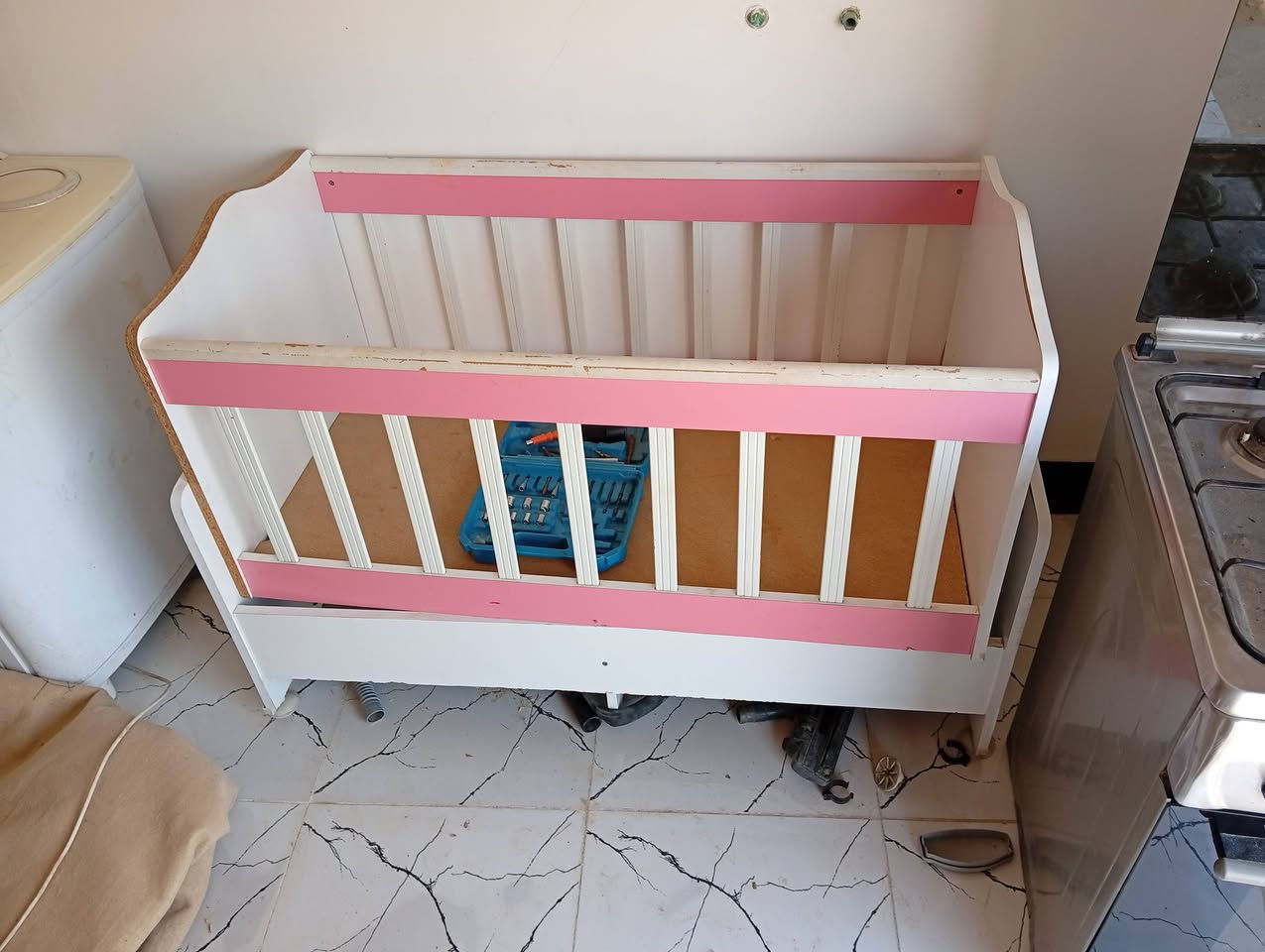 السلام عليكم غراض بيت نضيفه شقاله مكان بروانه ،***********
