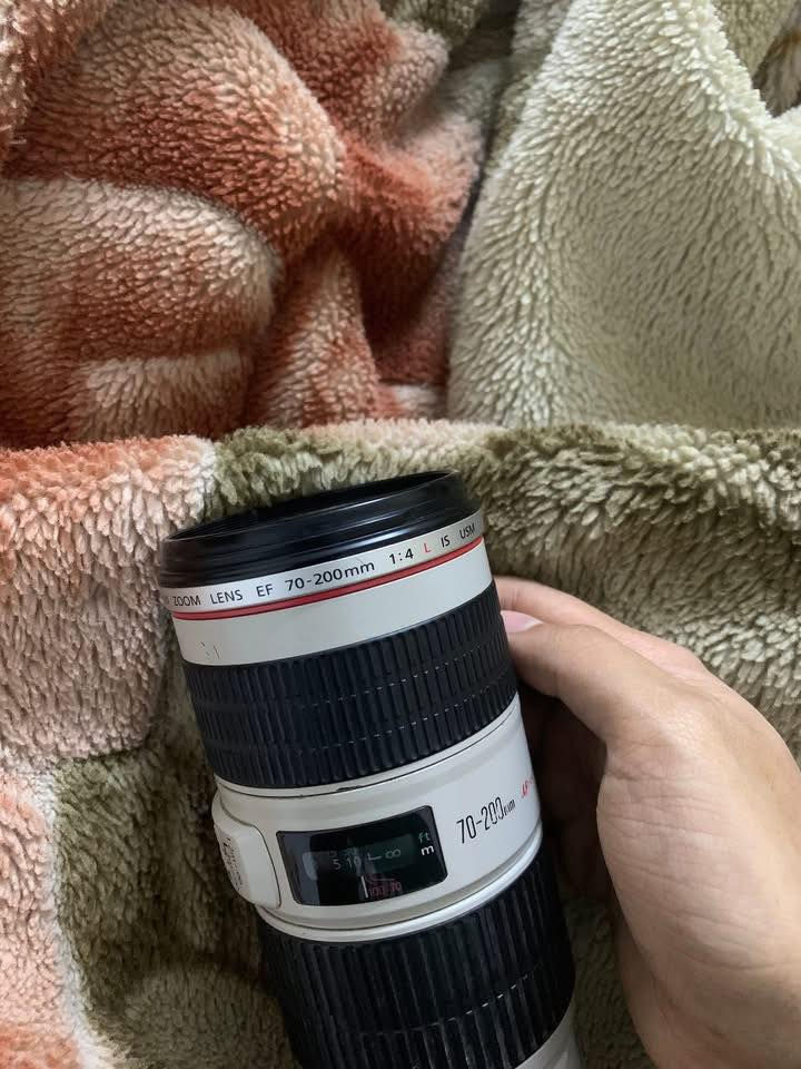 عدسه كانون 70/200 فتحه 4 دبل استبلايزر شغال كامل وعلى الفحص الستبلايزر والفوكس والنضافه كدامك مال العدسات 
بيه فقط هاذا الفطر وما مئثر ع كلشي وعلى الفحص كلشي خلي سعرك سعرك او مراوس بعدسه 24-105


**إذا كنت صاحب هذا الإعلان وتريد حذفه لأي سبب، رجاءا أرسل رسالة إلى الدعم الفني**