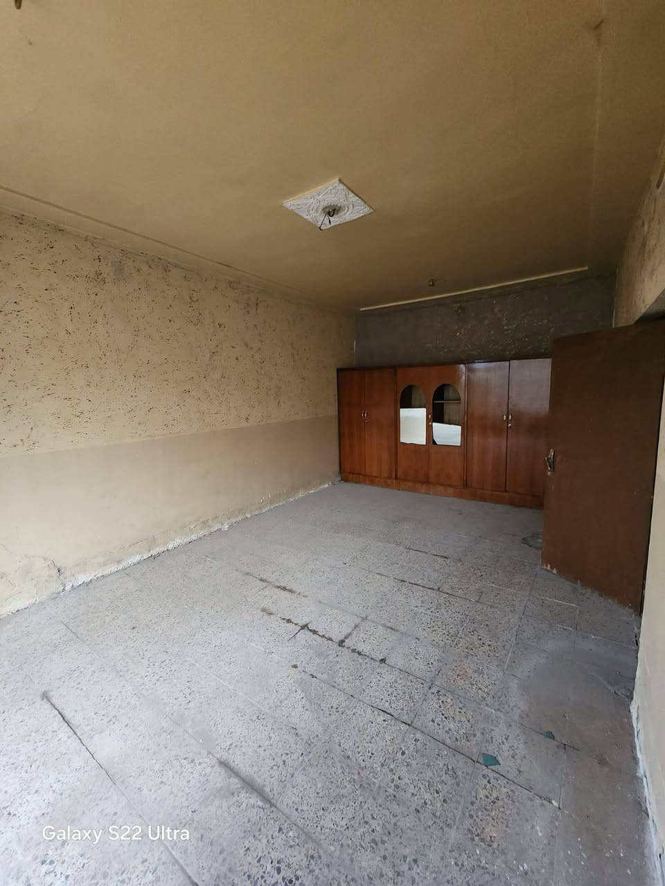 السلام عليكم ورحمة الله
بيت طابو صرف ٢٠٠ متر يعتبر قطعة أرض بس البيت ينسكن بي إذا يترتب .. العنوان نهاية حي اور  قرب نادي التحدي  مقابل البيوت الحواسم المنطقة مكتمله من كافة الخدمات ماء مجاري تبليط كهرباء..السعر ٢٢٠ وبي مجال  اي استفسار خادم ***********
