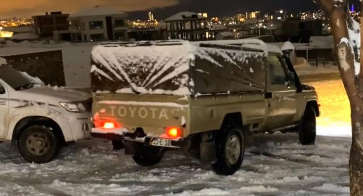 ئۆتۆمبێل: تویتا لاندکرۆزەر 

مۆدێلی ٢٠١٥
بیلاد قفڵی عەكسل 

ســــعر $ یەک کۆمێنـت بکە راســـتەوخۆ بــۆ دێـــت🟢

شووتە مەكینەی نەكراوەتەوە 
پارچەیەك و دووپەڵە بۆیاخی هەیە 
سەنەوی تازەیە

ژمارەی خاوەن سەیارە👈: ***********
