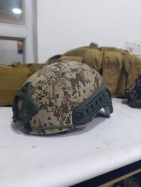 خوذ للبيع قياس ميديم 07771361017