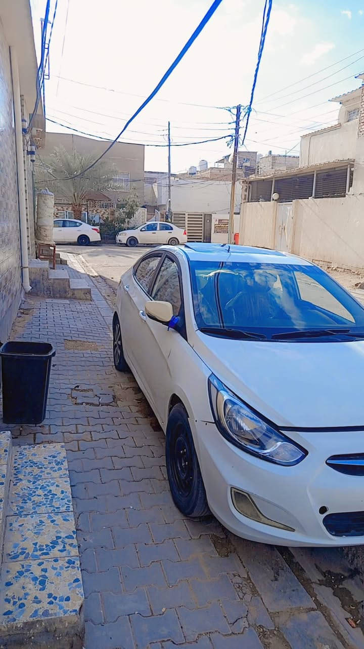 موديل ٢٠١٥ بيها قطعتين بسمي السعر ٨٥ وبيها مجال مكان السيار النجف ***********
