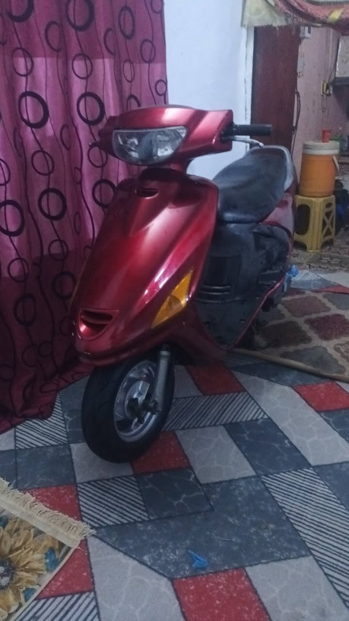 سلام عليكم دراجه فراشه حاويه مامفتوحه صاله خمستيام من طلعت من لحاويه معتاز وريد بيع مكاني بصره قضا لقرنه بهورسعد سعر 700 وبيه مجال رقم ***********
