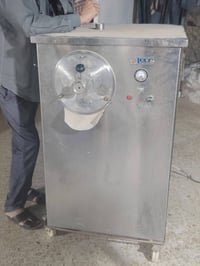 مكينه نتاجيه زاد ثلاجه للعرض الايسكريم سعر مليون ونص الاستفسار 0777084...