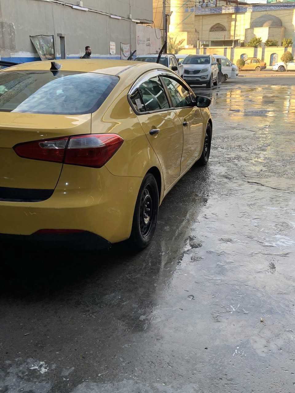 كيا فورتي ١٦
كير مكينه تبريد سيارة خير من لله 
نقصه هزاز صالنصه 
ضررهه جاملغ الايمن بدون دواخل 
مكاني شعب شارع صحه 
سيارة ماشيه ١٥٧

مواصفات عتياديه تحكمات وكامرة وشاشه 
للستفسار ***********
سعر ١٠٥ وبيه مجال
