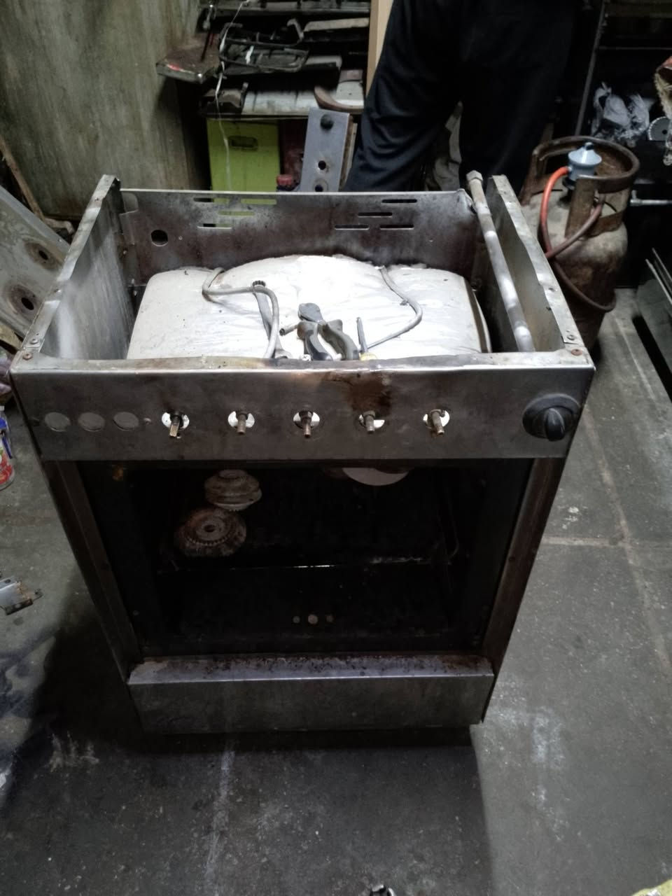 يا الله سلام عليكم ادامه طباخ عام صيانه عامه  المصري والعشتار  شوف الشغل بعينك وانته احكم اخو البلاش 

عنواني / سوك الشمري سايدين السوك   / *********** هذه رقمي انتصل واني بل خدمه
