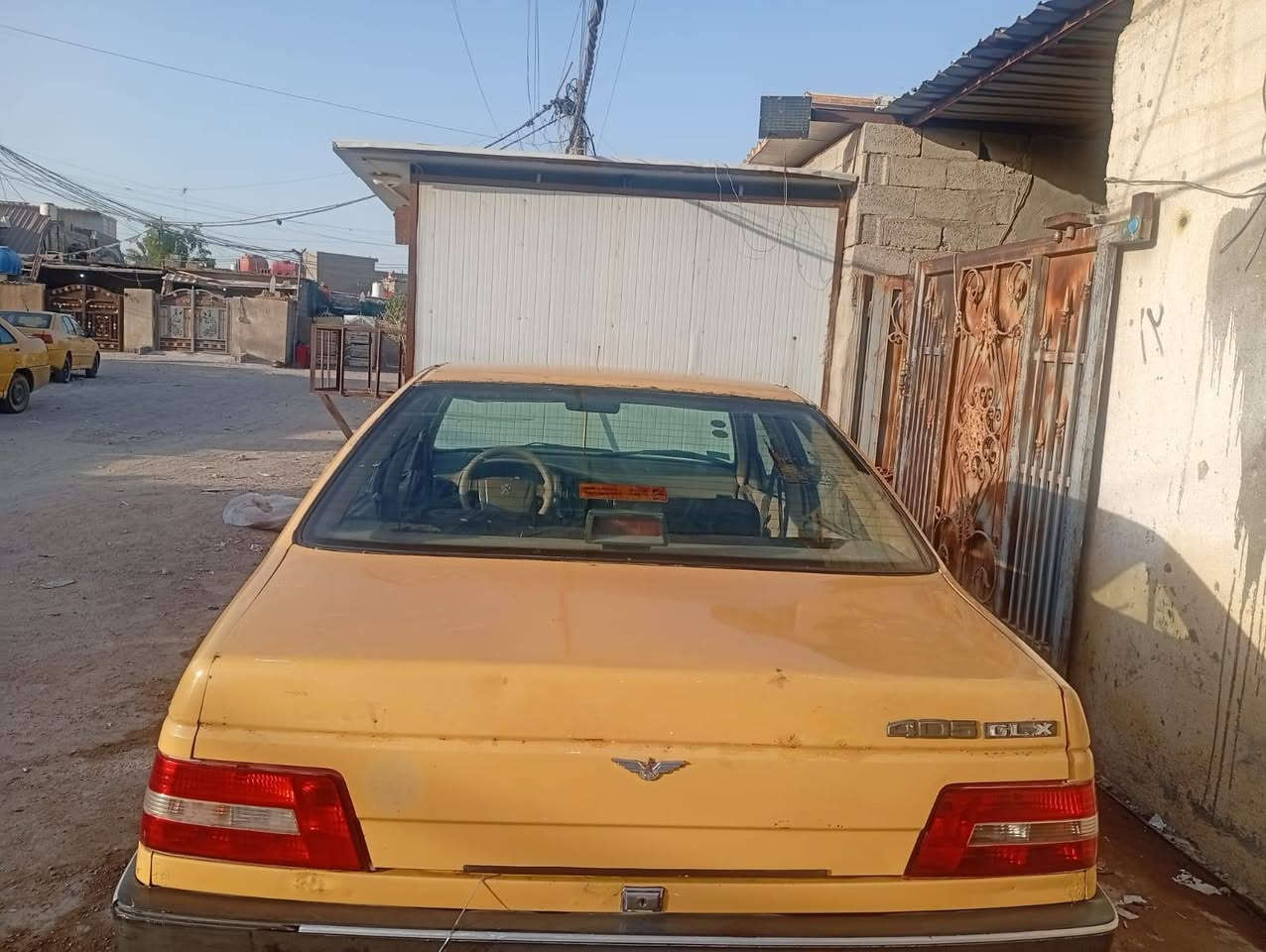 سلام عليكم بيجو للبيع ٤٠٥ موديل ٢٠١٠ سياره مكينه وكلج جدد بعدهن بل ضمان سياره حلوه خير من الله يرادله ترتيب بسيط مكاني بغداد رقمه دولي بغداد  مصفره من كلشي السعر ٣٠ بيه مجال الاتصال ***********
