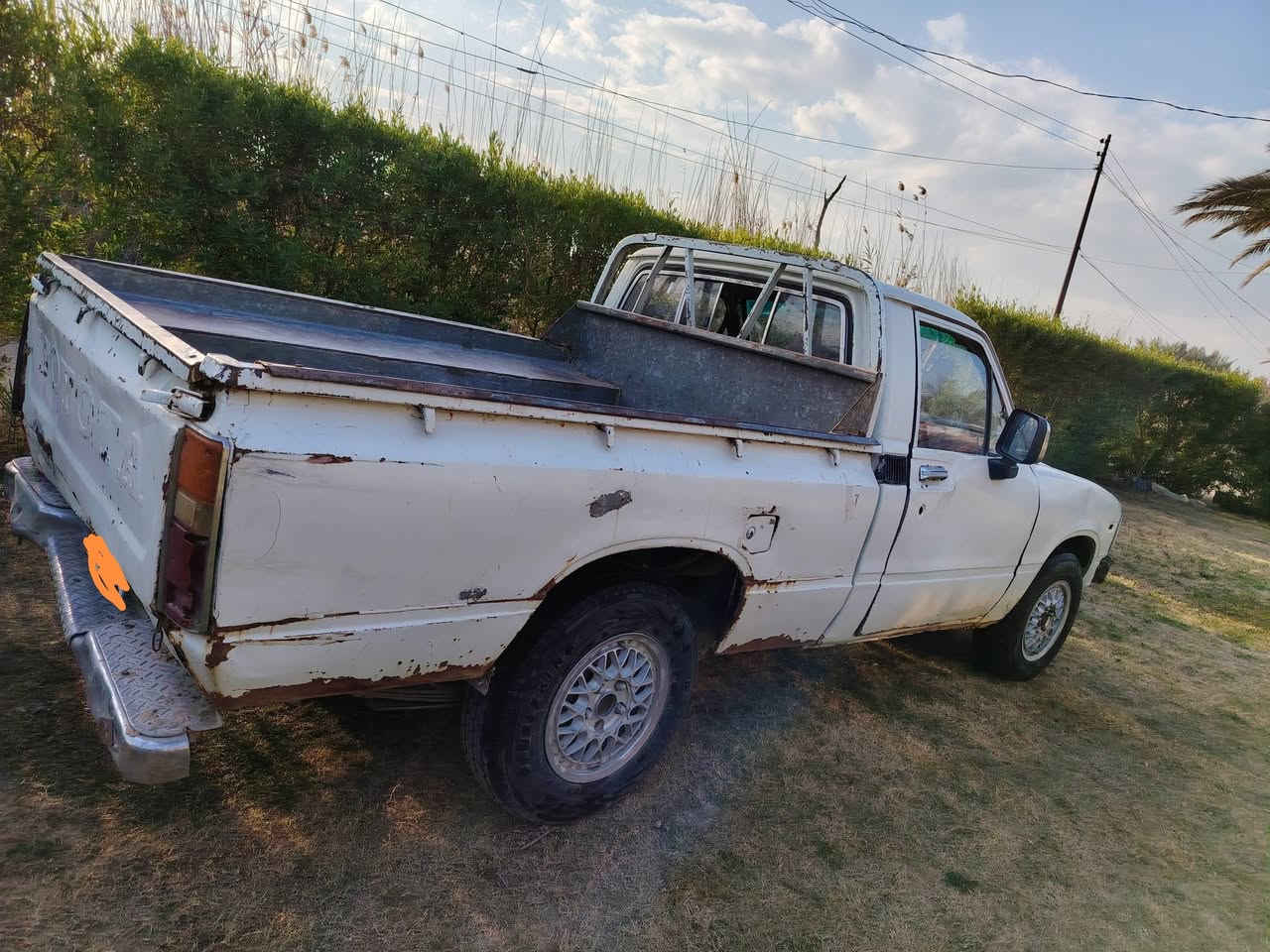 اسلام عليكم ورحمة الله
سياره بيكم موديل 83 /٨٣ رقم بغداد انكليزي سنويه لل2031 تحويل مباشر مكفوله كير ومحرك سعر ٢٥ وبيها مجال للتصال
***********
***********
