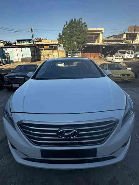 سلام عليكم سوناتا اصل غاز بلادي موديل2017   أدوات  ادوات كص جنطه سياره طك كارتون كامله مكمله من كلشي برغي ممفتوح بيه شرط 
تحكمات استيرن 
1 نضام ايكو 
2 حساسات خلفي امامي شغال
3 هيترات ستيرن +كشنات امامي خلفي هيترات
4 كشنات نفخ
5 بعده بدهن الشركه ستوه كملت السياره 
رايده 58 وبيه  مجال مكاني بغداد شراي فقط***********
