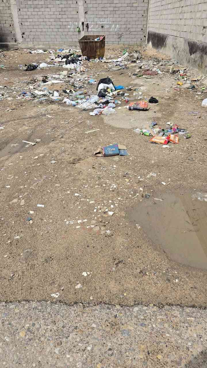 قطعه أرض طابو ملك زراعي عراقي وكاله مكاتبه ونسخه من الطابو المساحة 200م وجها 10م على تبليط نزال 20م العنوان بصره ابي الخصيب العوجه شارع شجره الطيبه تبعد على سيدين 300متر مال عوجه موقع روعه وجوارين ابو الخصيب القدامه سعر مطلوب 43مليون وقبل تفاوض الاستفسار اتصل ***********
