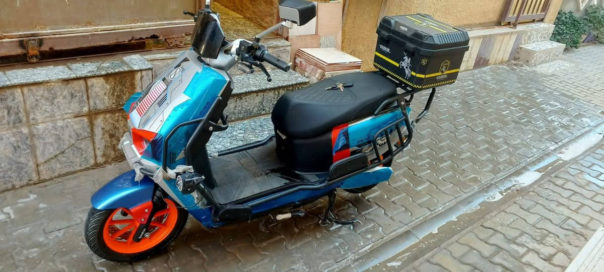 السلام عليكم دراجه شحن ماتركس2025 6بطاريات كبار مسطرة نظام اربع سرعات/ نظام البكR/ مثبت السرعه / شاحنه الاصليه /دراجه جديده صارلها 4شهر من اشتريتها السعر 💵900الف وبيها مجال قليل العنوان بغداد سبع ابكار سوق السمجه للتواصل على الرقم ***********
