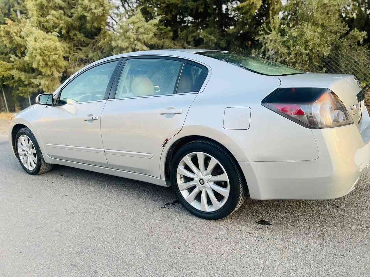 نیسان ئەڵتیما 2011 خلیجی 
بێ بۆیاخ 
بەشەرتی گیرو مەکینە 
200 ھەزار روشتووە 
سەنەوی تا ٢٠٣٠تازەیە
زۆر بە جوان و خاوێنە ماوەتەوە 

نرخ : داوای بکە لە کۆمێنت ڕاستەوخۆ بۆت دێت 🤖 

سەیاکە هەتا بڵێی پاکە زۆر بێ مەسرەفە 
تەقە و رەقەی تێدا نیە 

بۆ زانیاری زیاتر پەیوەندی بە خاوەنی 

***********
