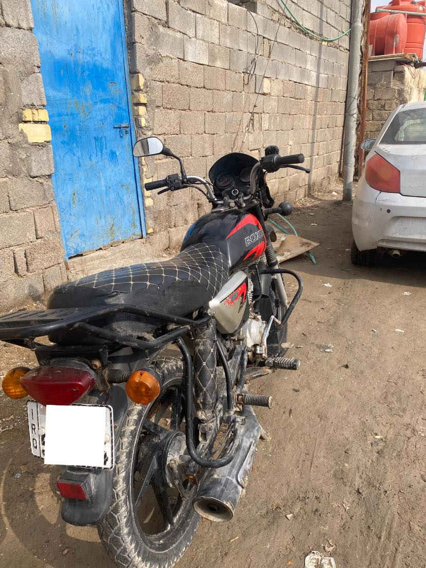 السلام عليكم اخوان عندي دراجه بوكسر رقم وسنويه مديل 18رايدها بمليون و400وبيها مجال ***********
