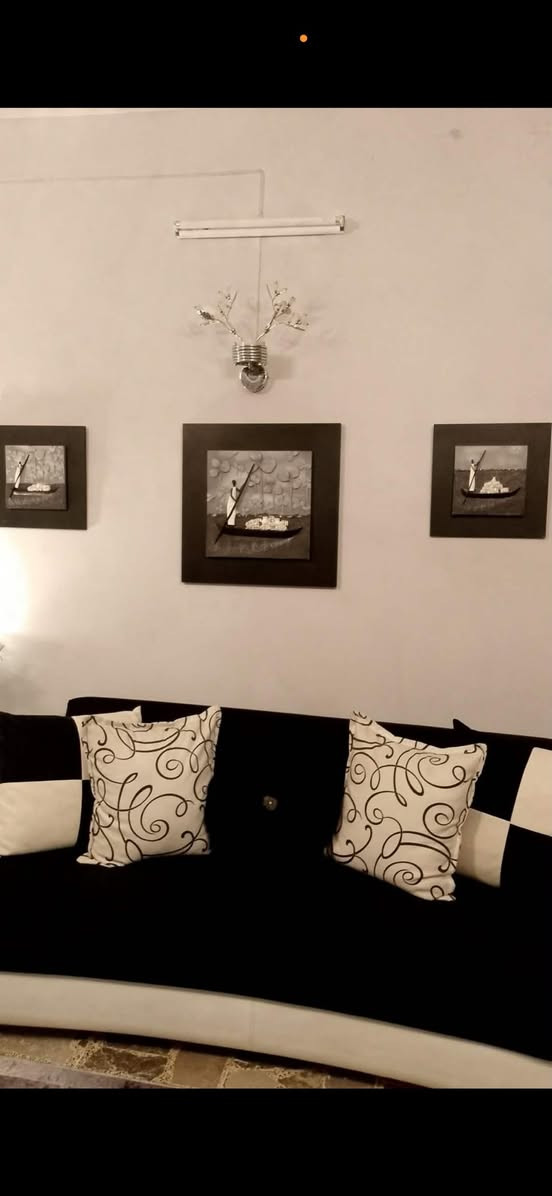 للبيع تخم تركي اسود ٨ مقاعد سرير يصير مابي اي ضرر بردات  بوفيه بدون غراضه نباعت غراضه وياهة لوحات طبله وسطيه تركي زوليه برلنت ٣ في ٤    كلشي وسعره مكاني بغداد حي القاهره السعر ع خاص رجاء


**إذا كنت صاحب هذا الإعلان وتريد حذفه لأي سبب، رجاءا أرسل رسالة إلى الدعم الفني**