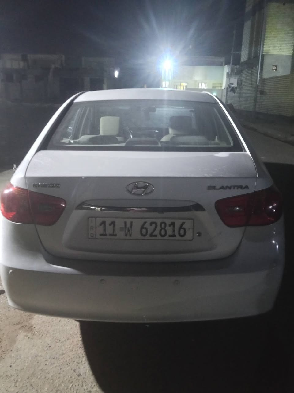 السلام عليكم
النترا2011 خليجي  

استلام الشركه العامه للسيارات بيهه جاملغ مبدل بدون دواخل امامي وبيهه باردات
مكينة 2000 دوش 
مواصفات الاعتيادية
رقم بغداد باسمي تريد تحويل او وكاله 
سياره جديده جدا سعرها 118 بالعافيه ع الياخذها 

مكان السياره بابل سكندريه
رقم صاحب السياره ***********
***********
