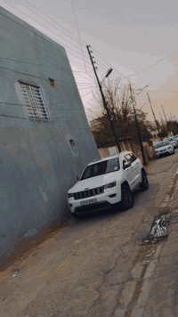 السلام عليكم
جيبLimited 

موديل 2017 السيارة داخلة كلين صار بيها جاملغ صبغ

فول مواصفات

* محرك 3.6

* المقاعد الأمامية كهربائية .

* ذاكرة لحفظ وضعيات الجلوس . 

* المقاعد الأمامية تدفئة . 

* المقاعد الخلفية تدفئة . 

* انظمة القيادة .

* مقود السائق كهربائي . 

* تدفئة ستيرن . 

* سلايد .

* شاشة كبيرة . 

* كشافات ضباب بروجكتر زنون . 

* تشغيل عن بعد .

* صندوق كهربائي . . 

* حساسات خلفية .

* كاميرا خلفية .

* مرايا متحسسة للضوء العالي . 

* محدد سرعة . 

* نظام بريك اوتماتيكي ( Auto Break System ) .

  .

* المسافة المقطوعة (200الف كيلو) 

* وبعد هواية مواصفات .

* السعر (275) وبيها مجال 

مكان السيارة محافظة نينوى

للاتصال ***********
