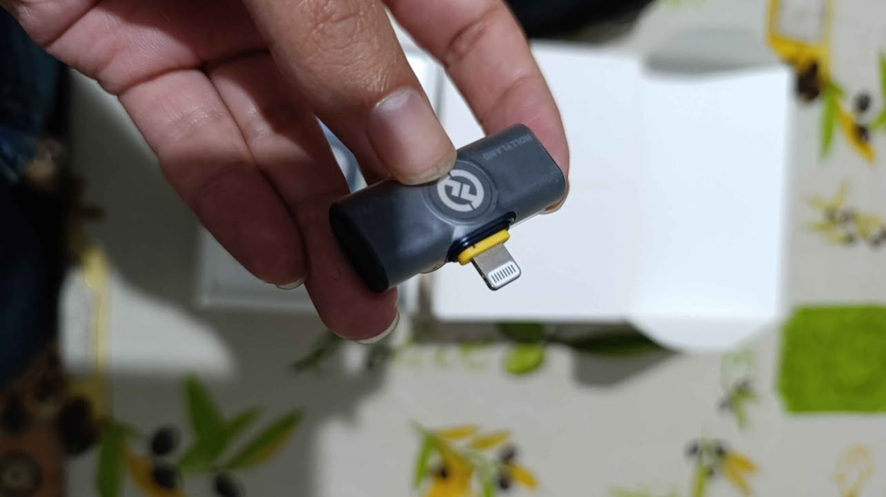 🎤 Lark M2 Combo – صوت نقي بروفيشنال بلا صداع
إذا راك تصوّر Reels / TikTok / YouTube و حاب صوتك يبان نقي و واضح… هذا هو الحل 👌
✨ علاش تختارو؟
صوت صافي و بروفيشنال 🎧
صغير و خفيف (ما يبانش في الكادر)
يخدم بلا كابل (Wireless)
فيه تقليل الضجيج 🔇
يخدم مع تيليفون و كاميرا
📦 وش يجي معاه:
- 2 مايك (Transmitter)
- 3 ريسيفر (Receiver) خاص بالكامرة, الأندرويد و الأيفون
Boîtier شحن
- كابل USB للشحن
- كابل جاك كاميرا 3.5mm
- 2 حماية تاع الريح (Windscreen)
- 2  مثبت Clips + Aimants (تثبيت)
- 2 حبال (Lanyards)
- ستركرز Sickers 
- حقيبة Sac
🎬 مناسب لـ: Content creators • Podcast • Interviews • Reels
🚀 باختصار: صوتك يولي برو = المحتوى تاعك يطلع ليفل آخر الجزائر, سيدي امحمد


**إذا كنت صاحب هذا الإعلان وتريد حذفه لأي سبب، رجاءا أرسل رسالة إلى الدعم الفني**