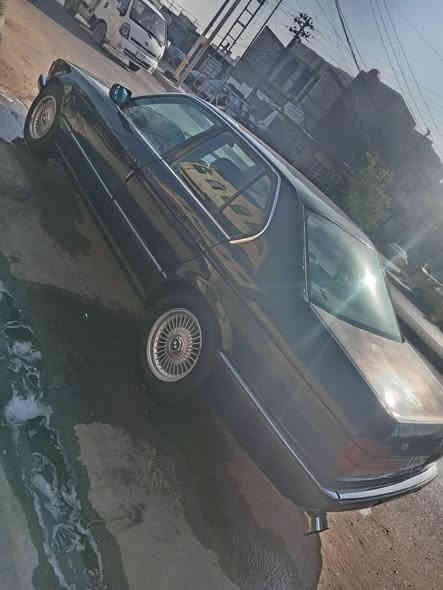 السلام عليكم البيع بي ام ٧٤٠ مسكر ٨ سلندر مكينه وكير بل جيس صدرها جديد تخم تايرات جداد سياره موضح بل صوره كشرها سعر ٦٥ وبيها مجال موديل ٩٢ فول مواصفات دبل جكمجه دبل ايرباك كشناتها كهربائي حساسات خلفيه وامامي رقم بغداد انكليزي بسمي تحويل ثاني يوم مكان بياع تقاطع درويش رقم***********
