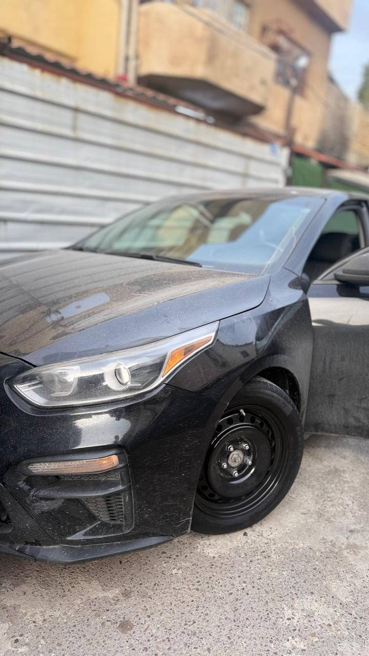 كيا فورتي 2021 للبيع فقط
سياره نص فول تحكم ستيرن سياقه ذاتيه مانع تصادم 
ماشيه 115ميل 
حادثها بارد بل بنيد فقط
وبيها بارد بل باب فقط سياره كامله تخم تاير سياره بدون قطره صبغ بدون اي تبديل 
كامله من كل نواحي رقم سليمانيه بأسمي 
صدر جديد كير مكينه خير من الله 
رقمي ***********
غير متواجد في الفيس 
سعر 143 وبيها مجال
