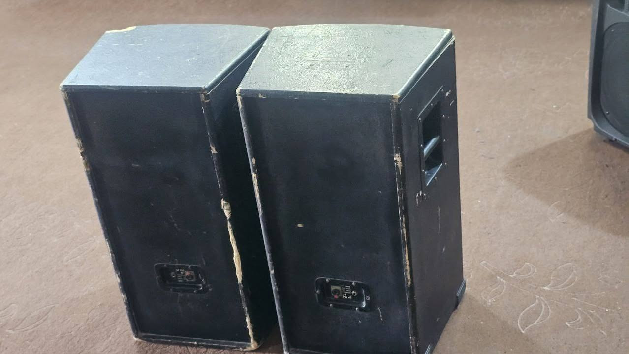 السلام عليكم سماعات للبيع عدد12 انواع السماعات بلتفاصيل
ايكو جنك عدد 6
لبه جاسكو 4
عدد 2. w17
مكلف بلنشر غير متواجد ع فيس
***********
***********
@إشارة
