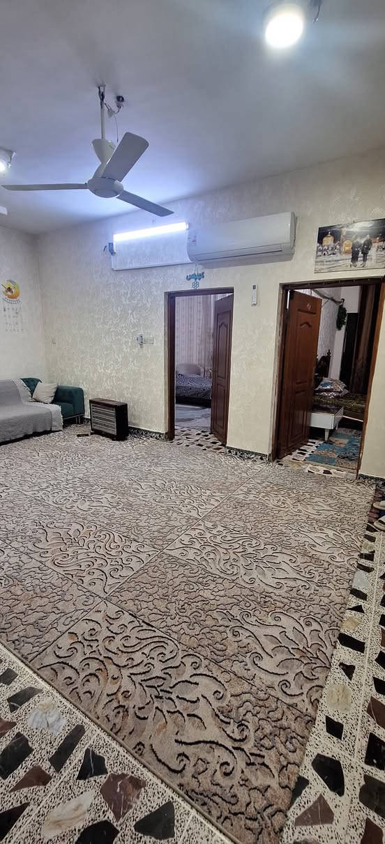 السلام عليكم
دار للبيع مساحة 160 متر

نوم عدد 2

متكون من طابقين الطابق الأول يحتوي على كراج واستقبال جبيرة ومطبخ وحمام عدد 2 وغرف

الطابق يحتوي على حمام و 3 غرف نوم وسطحين سطح صغير وسطح جبير

للاستفسار ***********
