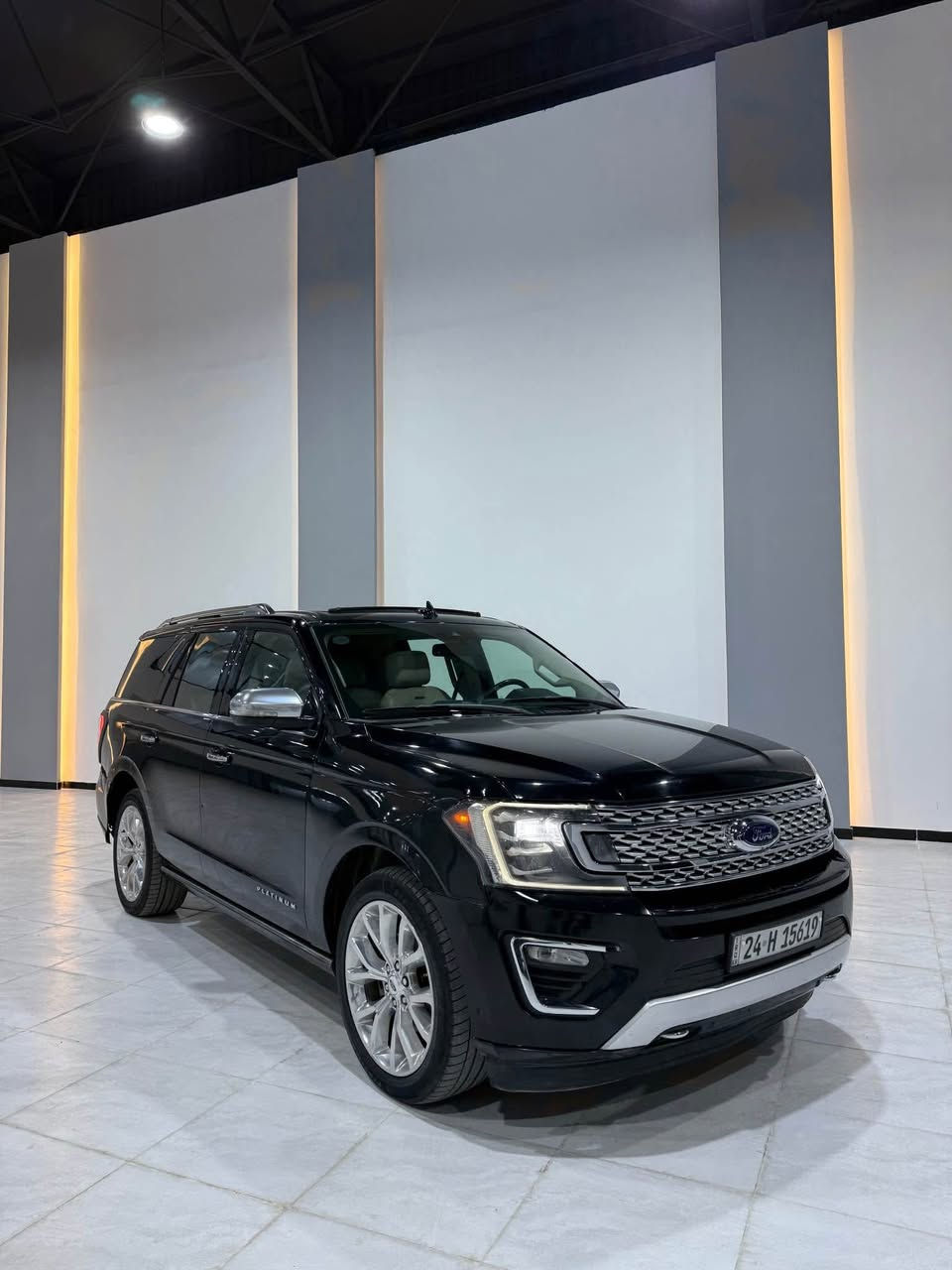 2019 Ford Expedition
فول فو ل واحد موصفات plitinuam 
اى موصفات أريد اكو 
دوسه كاره باى 
سعر بلاش 245 
سياره بدون ارباك بدون داخل واحد جمله سبخ فقد حساب ساره كلين 
(0750/403/39/48) دهوك, العراق
