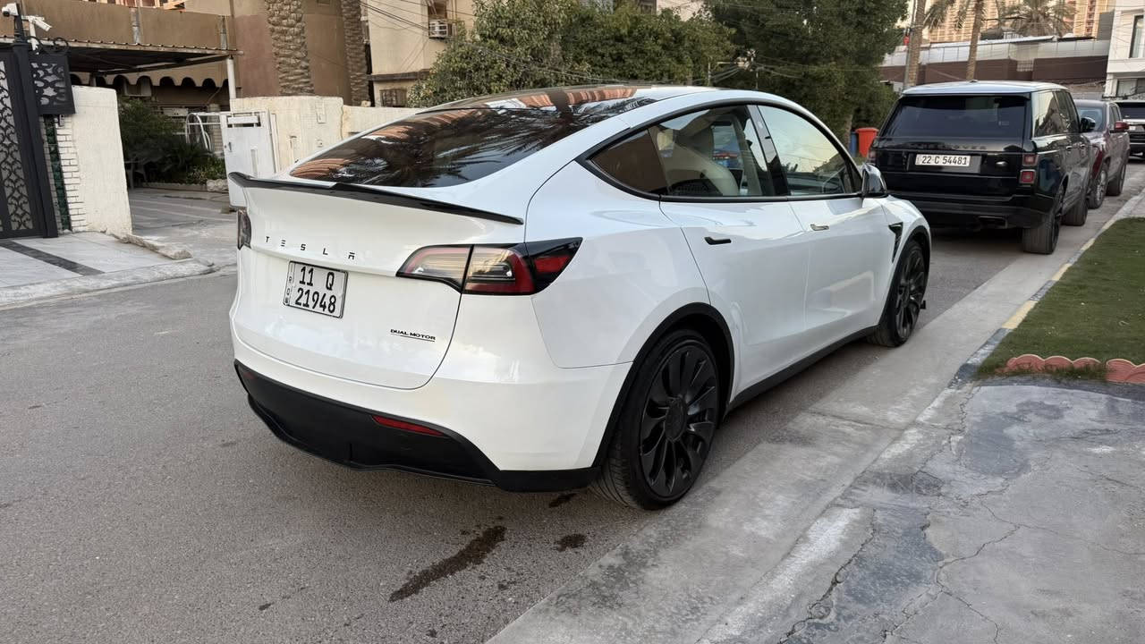 للبيع تسلا 2023 بيرفورمنس  ماشيه38 الف كيلومتر مكانه المنصور كلش جديده تبديل جنطه بدون دواخل ولا ايرباك السعر 245 ورقه ***********
